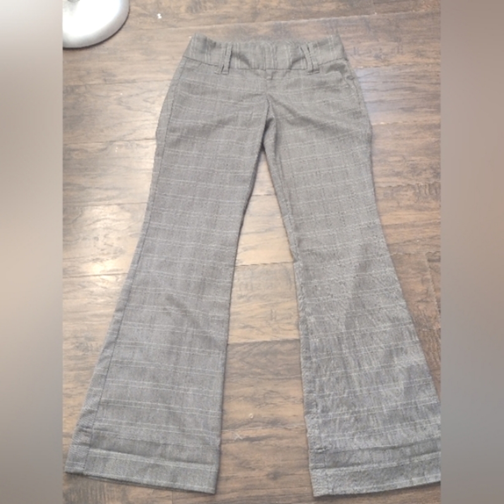 Spacegirly Elegant Women's Gray Checkered Trousers Size 3...